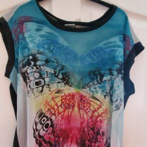 BEAUTIFUL BUTTERFLY TOP!